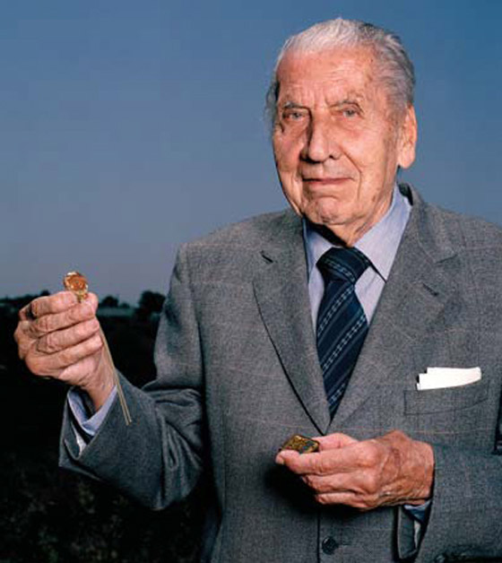 زرع شرائح إلكترونية بأدمغة الإنسان والحيوانات.. عالم إسباني أراد السيطرة على العقل البشري صورة رقم 2