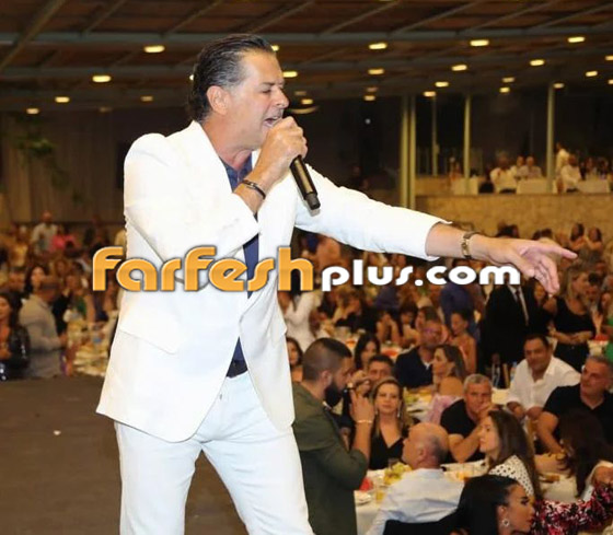 فيديو راغب علامة يثير ضجة بـ رقصته الغريبة في حفله الأخير صورة رقم 8 فيديو راغب علامة يثير ضجة بـ رقصته الغريبة في حفله الأخير صورة رقم 8