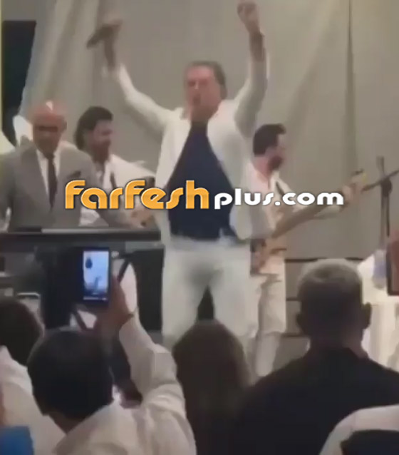 فيديو راغب علامة يثير ضجة بـ رقصته الغريبة في حفله الأخير صورة رقم 2 فيديو راغب علامة يثير ضجة بـ رقصته الغريبة في حفله الأخير صورة رقم 2