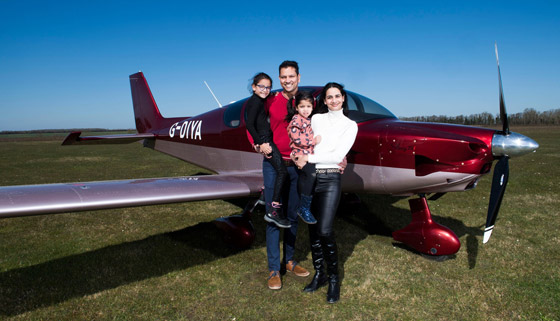 صنعها خلال إغلاق كورونا.. هندي يجول أوروبا بطائرته الخاصة صورة رقم 1