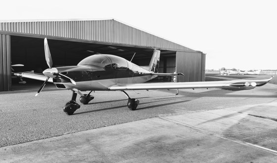 صنعها خلال إغلاق كورونا.. هندي يجول أوروبا بطائرته الخاصة صورة رقم 4