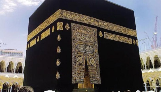 صور :كسوة الكعبة.. الجدران تتزين بالذهب استعدادا للاستبدال صورة رقم 8