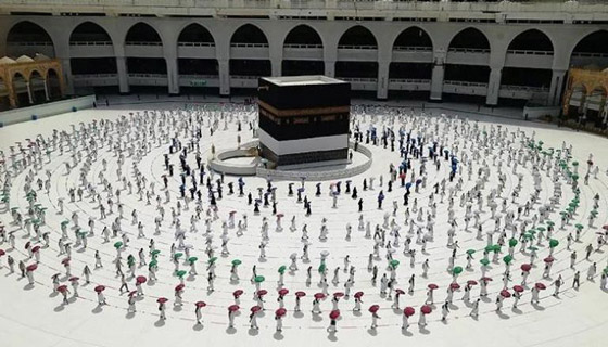 صور :كسوة الكعبة.. الجدران تتزين بالذهب استعدادا للاستبدال صورة رقم 11