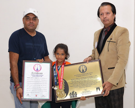 طفلة هندية تدخل موسوعة غينيس.. تزلجت تحت 20 سيارة بـ13 ثانية صورة رقم 11