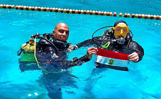 فيديو مؤثر: مدرب غطس مصري يعلم ذوي الهمم الغوص: فيديو مؤثر: مدرب غطس مصري يعلم ذوي الهمم الغوص: