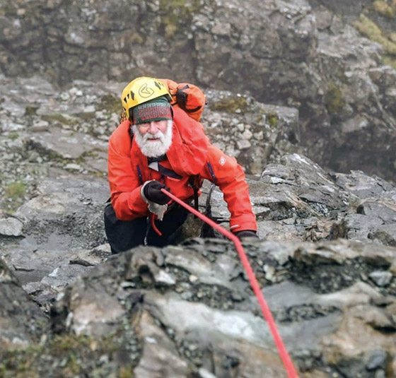 ثمانيني يتسلق مئات القمم في اسكوتلندا صورة رقم 6