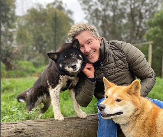 يعيش مع 2000 حيوان خطير في منزله ! صورة رقم 4