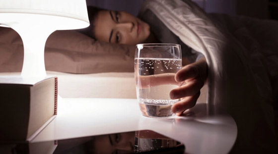 لهذا السبب... تجنبوا شرب الماء قبيل النوم صورة رقم 4