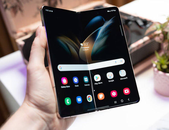 قابل للطي.. سامسونغ تكشف الستار عن أغلى هاتف لها! صورة رقم 2