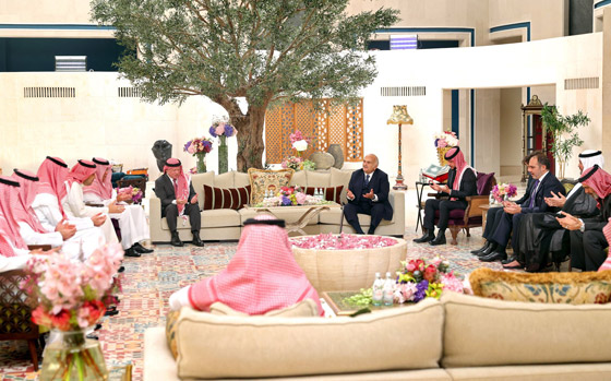 بالصور: خطوبة ولي العهد الأردني الأمير الحسين على آنسة سعودية صورة رقم 8 بالصور: خطوبة ولي العهد الأردني الأمير الحسين على آنسة سعودية صورة رقم 8