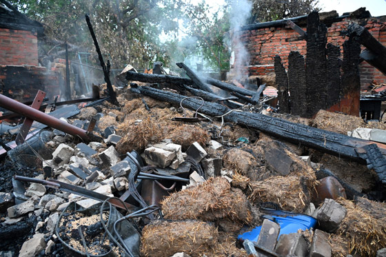 رجل يشعل النار بكنيسة بعد أن تبرعت زوجته بأمواله لصالحها  صورة رقم 4