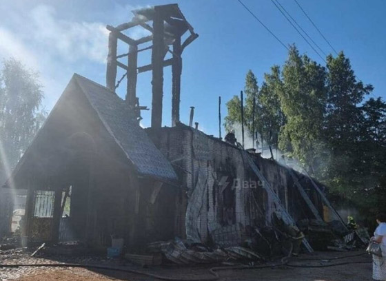 رجل يشعل النار بكنيسة بعد أن تبرعت زوجته بأمواله لصالحها  صورة رقم 2