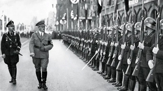 بعد أن كافأهم.. هكذا عاقب هتلر الصينيين المقيمين بألمانيا! صورة رقم 2 بعد أن كافأهم.. هكذا عاقب هتلر الصينيين المقيمين بألمانيا! صورة رقم 2