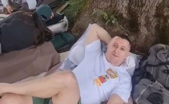 لم ينهض لـ60 ساعة! شاب قروي يفوز بلقب لم ينهض لـ60 ساعة! شاب قروي يفوز بلقب