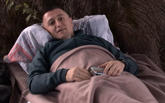 لم ينهض لـ60 ساعة! شاب قروي يفوز بلقب لم ينهض لـ60 ساعة! شاب قروي يفوز بلقب