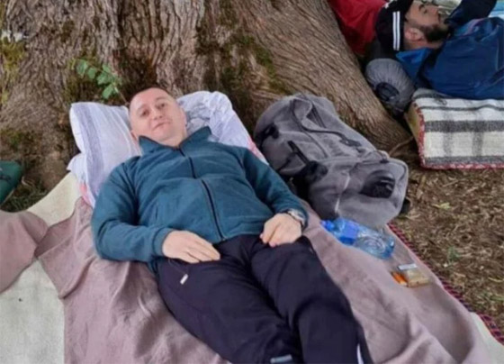 لم ينهض لـ60 ساعة! شاب قروي يفوز بلقب لم ينهض لـ60 ساعة! شاب قروي يفوز بلقب