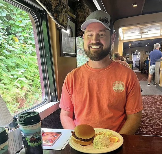 طفلة تنقذ قريبها قبل دقائق من نزع أجهزة الإنعاش عنه صورة رقم 3