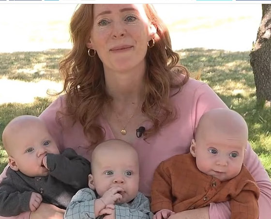 أربعينية تتحدى الأطباء وتنجب ثلاثة توائم متطابقين صورة رقم 2