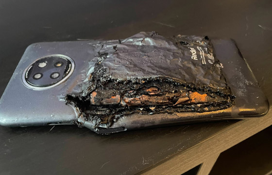 انفجار الهاتف الذكي ممكنا.. ما هي العلامات التحذيرية قبل وقوع الكارثة؟ صورة رقم 2 انفجار الهاتف الذكي ممكنا.. ما هي العلامات التحذيرية قبل وقوع الكارثة؟ صورة رقم 2