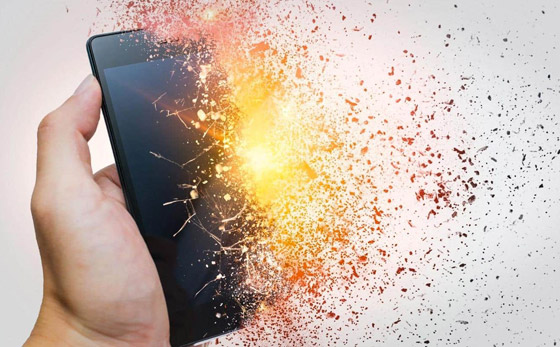 انفجار الهاتف الذكي ممكنا.. ما هي العلامات التحذيرية قبل وقوع الكارثة؟ صورة رقم 3 انفجار الهاتف الذكي ممكنا.. ما هي العلامات التحذيرية قبل وقوع الكارثة؟ صورة رقم 3