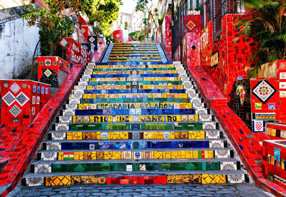 بالصور: إليكم أجمل 10 سلالم ملونة رائعة حول العالم صورة رقم 2 بالصور: إليكم أجمل 10 سلالم ملونة رائعة حول العالم صورة رقم 2