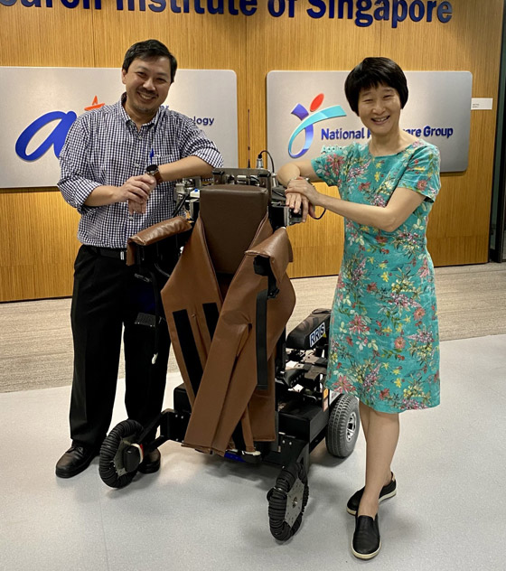 ابتكار روبوت جديد يساعد كبار السن.. 