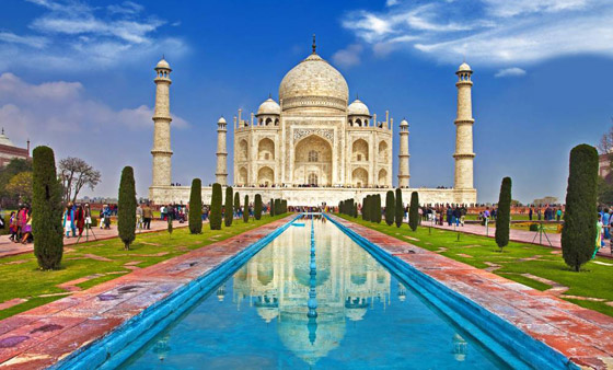 تستلهم منها ديزني تصميم قلاعها.. رحلة إلى أجمل 10 قلاع في العالم صورة رقم 1 تستلهم منها ديزني تصميم قلاعها.. رحلة إلى أجمل 10 قلاع في العالم صورة رقم 1