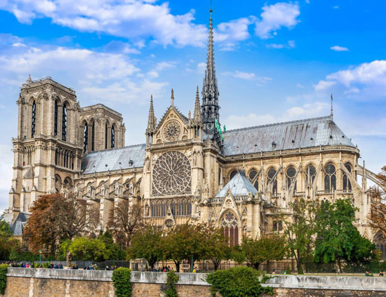 تستلهم منها ديزني تصميم قلاعها.. رحلة إلى أجمل 10 قلاع في العالم صورة رقم 3 تستلهم منها ديزني تصميم قلاعها.. رحلة إلى أجمل 10 قلاع في العالم صورة رقم 3