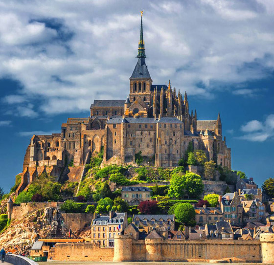 تستلهم منها ديزني تصميم قلاعها.. رحلة إلى أجمل 10 قلاع في العالم صورة رقم 4 تستلهم منها ديزني تصميم قلاعها.. رحلة إلى أجمل 10 قلاع في العالم صورة رقم 4