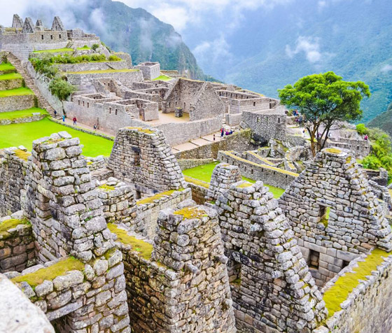 تستلهم منها ديزني تصميم قلاعها.. رحلة إلى أجمل 10 قلاع في العالم صورة رقم 8 تستلهم منها ديزني تصميم قلاعها.. رحلة إلى أجمل 10 قلاع في العالم صورة رقم 8