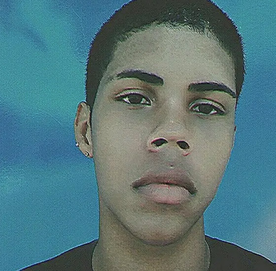 غريب!...يمضي 4 ساعات في اليوم محاولاً أن يشبه دمية كين صورة رقم 3