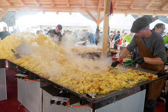 سويسرا تسجل رقما عالميا لأكبر فطيرة روستي صورة رقم 2