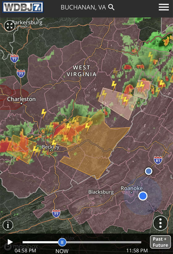 توقيت مثالي.. صورة مذهلة لصاعقة برق داخل قوس قزح مزدوج صورة رقم 2