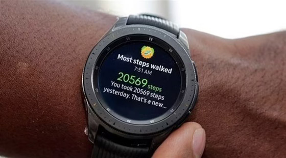 ساعة سامسونغ تتسبب في حروق لمستخدم أثناء نومه صورة رقم 1