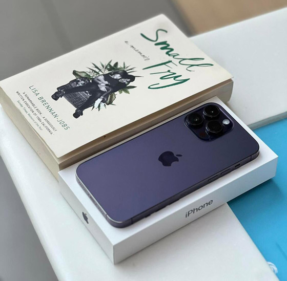 رجل هندي يسافر لدبي لشراء آيفون 14 الجديد قبل طرحه بساعات في بلاده صورة رقم 5