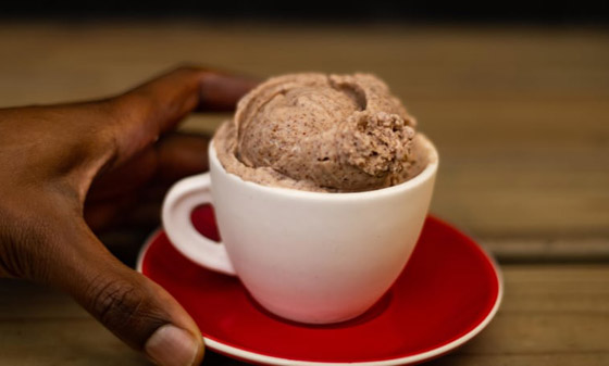 مثلجات مع الأسماك المجففة والفلفل الحار.. هذا ما يقدمه متجر بأفريقيا! صورة رقم 4