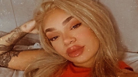  ! تكاد تفقد ساقها بسبب وشم صورة رقم 1