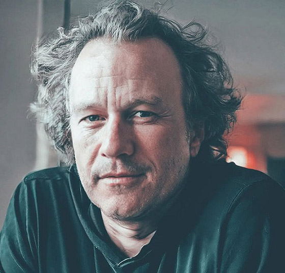 لوحات أنشأها الذكاء الاصطناعي تتخيل شكل المشاهير لو ظلوا على قيد الحياة صورة رقم 3