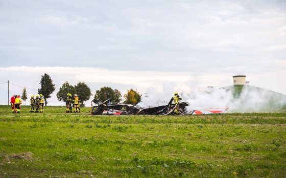 فيديو: حادثة مأسوية تنهي حياة طاقم طائرتين استعراضيتين صورة رقم 2 فيديو: حادثة مأسوية تنهي حياة طاقم طائرتين استعراضيتين صورة رقم 2