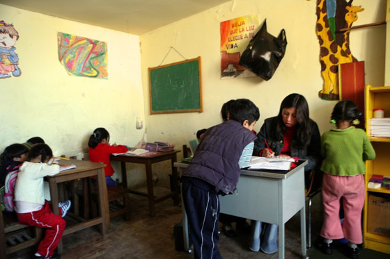 لا وجود للشرطة ويعيش السجناء مع عائلاتهم! تعرفوا إلى أغرب سجن بالعالم صورة رقم 6