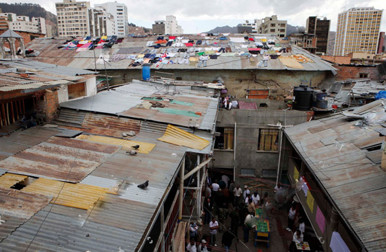 لا وجود للشرطة ويعيش السجناء مع عائلاتهم! تعرفوا إلى أغرب سجن بالعالم صورة رقم 13