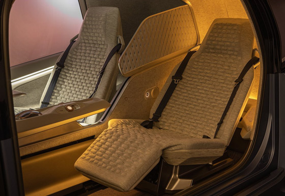 بالصور: فولكس فاغن تصنع سيارة كهربائية أعجوبة.. تنام فيها أفقيا! صورة رقم 11