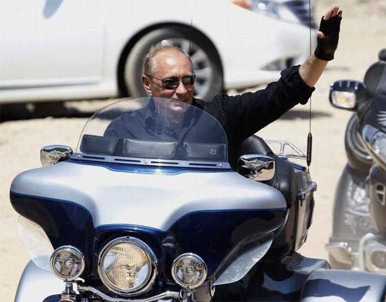 الرئيس الروسي بوتين يحتفل بعيده الـ70.. تلقى هدايا غريبة وهذا ما لا تعرفه عنه صورة رقم 9 الرئيس الروسي بوتين يحتفل بعيده الـ70.. تلقى هدايا غريبة وهذا ما لا تعرفه عنه صورة رقم 9