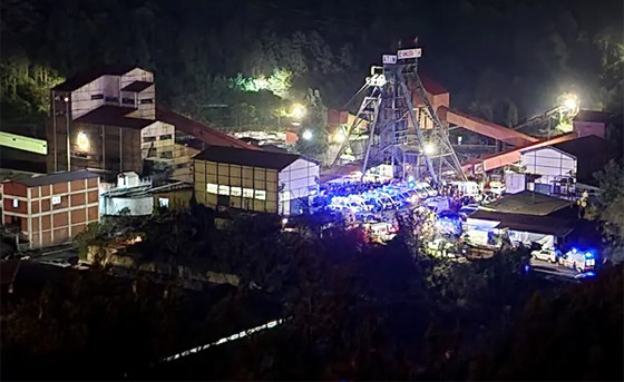 فيديو: 28 قتيلا وعشرات العالقين تحت الأرض بانفجار منجم في تركيا صورة رقم 8 فيديو: 28 قتيلا وعشرات العالقين تحت الأرض بانفجار منجم في تركيا صورة رقم 8