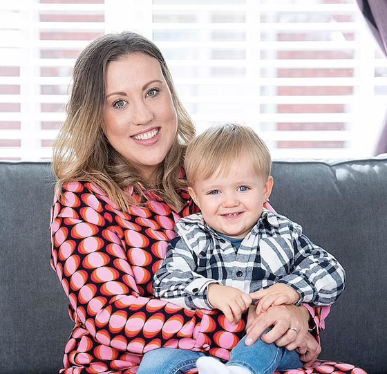 ترزق بطفل رغم إصابتها بحالة تمنع الإنجاب بفضل علاج رائد صورة رقم 4