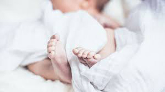 متنكرة بزي طبيبة..امرأة تخطف رضيعاً من مستشفى صورة رقم 3