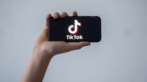 ما حقيقة منع تطبيق «تيك توك» الأطفال من البث المباشر؟ صورة رقم 2