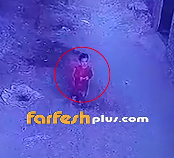 لحظات تحبس الأنفاس.. طفلة مصرية تنجو بأعجوبة بعد أن دهستها شاحنة! صورة رقم 1 لحظات تحبس الأنفاس.. طفلة مصرية تنجو بأعجوبة بعد أن دهستها شاحنة! صورة رقم 1