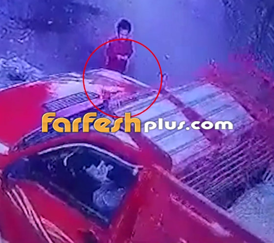 لحظات تحبس الأنفاس.. طفلة مصرية تنجو بأعجوبة بعد أن دهستها شاحنة! صورة رقم 2 لحظات تحبس الأنفاس.. طفلة مصرية تنجو بأعجوبة بعد أن دهستها شاحنة! صورة رقم 2