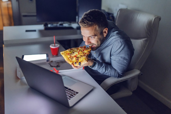 انتبه ! الأكل في وقت متأخر يؤدي إلى السكري صورة رقم 6
